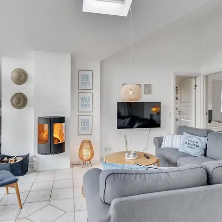 Asgard - 500m From The Sea By Interhome Feriehus Hals
