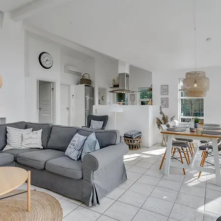 Asgard - 500m From The Sea By Interhome Feriehus Hals